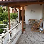 Apartman Art Flowers And Culture