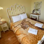 Art Flowers And Culture Apartman