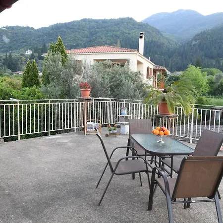 Art Flowers And Culture Μυστράς