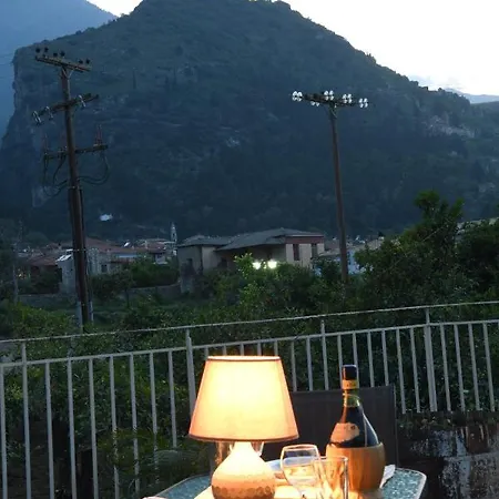 Art Flowers And Culture Apartment Mystras