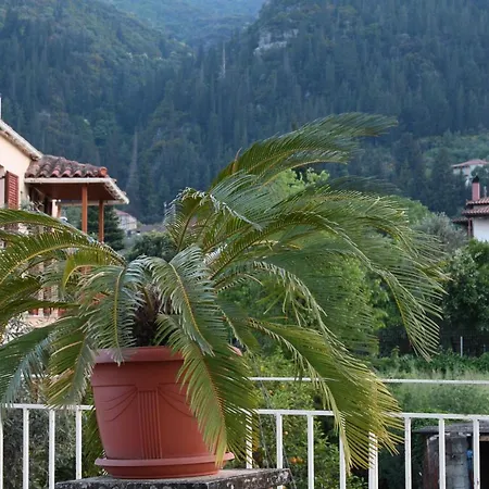 Art Flowers And Culture Apartment Mystras